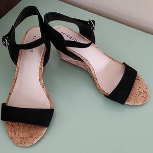 Torrid Black and Cork Size 9 Wedges